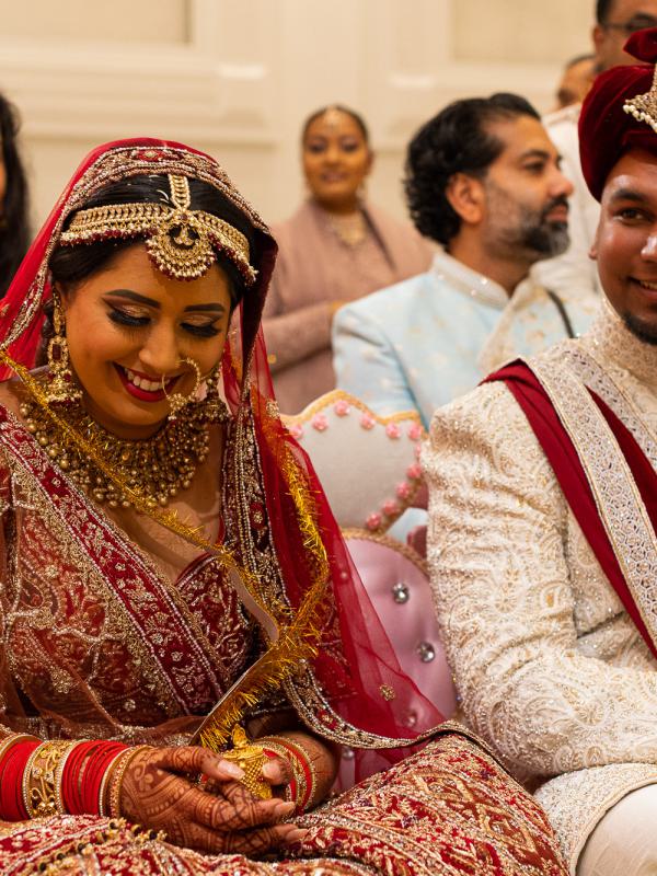 Hindoestaanse bruiloft in Den Haag – Traditionele mandap-ceremonie vastgelegd